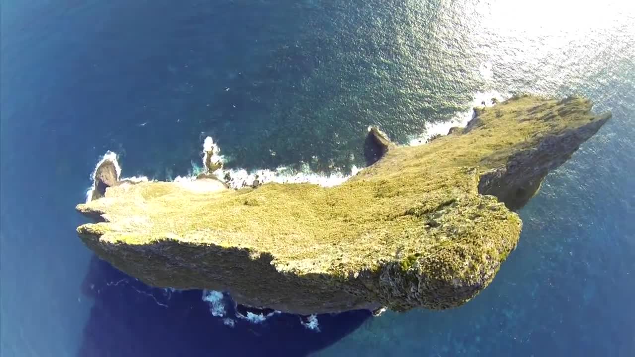 Jeb Corliss and Luigi Cani - Balls Pyramid