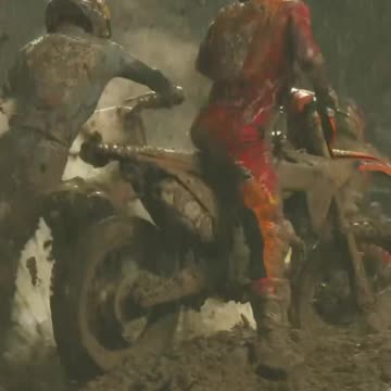 Mud baths of the 2nd stage of the supercross in San Francisco