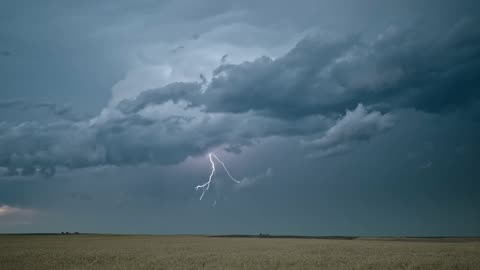 Heartbreaking Time Delay Photography "People Chasing Lightning"