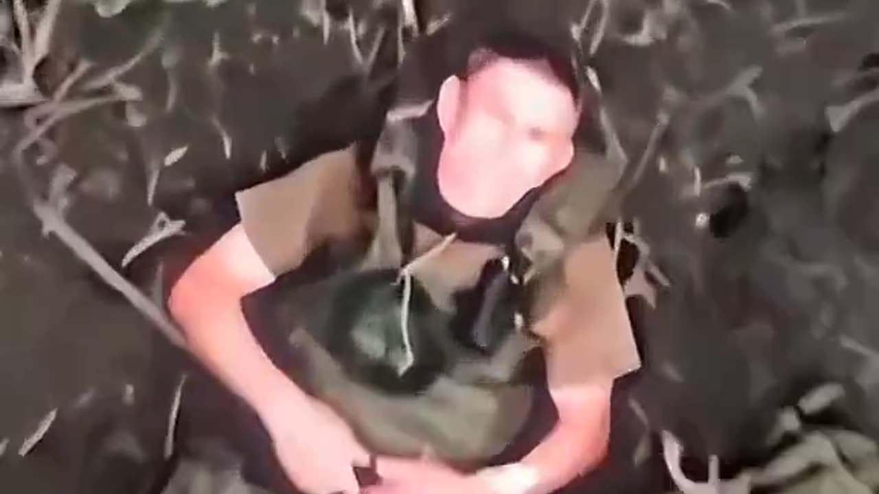 A Russian soldier calmly throws away the bomb that falls from the Ukrainian drone like a ball, and then he did not even walk or runaway.