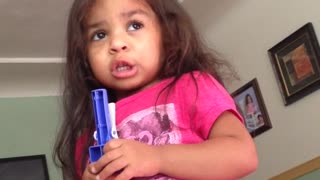 Toddler sings 'Let It Go'