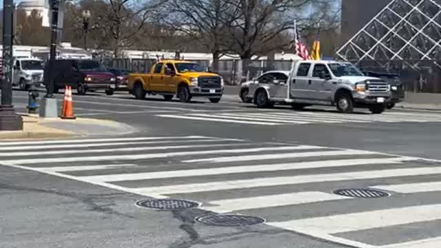 HONK, HOOOONK! The People's Convoy Rolls on to the Streets of Washington, D.C.