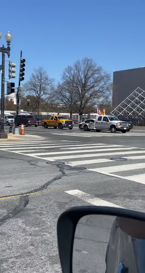 HONK, HOOOONK! The People's Convoy Rolls on to the Streets of Washington, D.C.