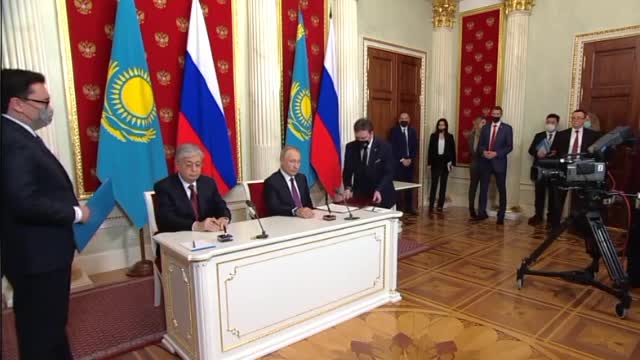 Russian, Kazakh presidents sign bilateral cooperation documents