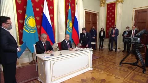 Russian, Kazakh presidents sign bilateral cooperation documents