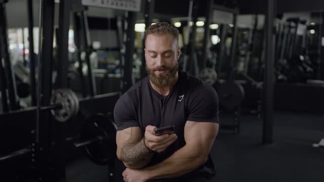 Wow, Chris Bumstead Reacts to Thrist Tweets and Tiktoks.
