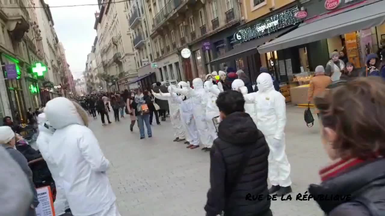 Les Masques Blancs Lyon lancement de la nouvelle Bande son 5 -La Religion Covidiste le 10 dec 2022