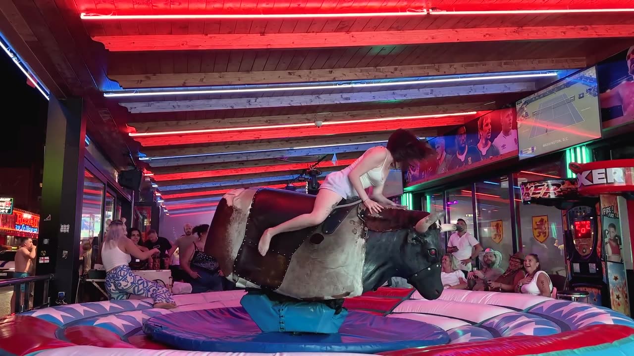 GIRL TAKE ON THE BULL! Benidorm Bull Ride. Mechanical Bull EPIC FAIL