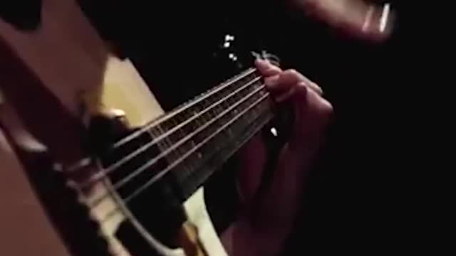 Beethoven's Fifth Symphony on one guitar
