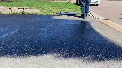 Professional Asphalt Spray Sealing: “The Easy Going Customer One” Top Coats Pavement Maintenance
