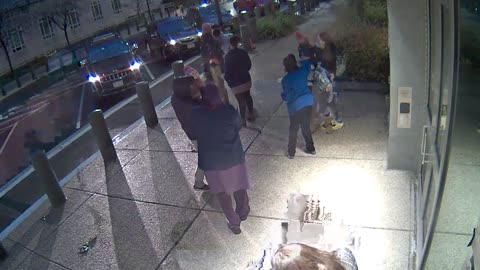 8493OHOB01DStreetDoorExterior_2021-01-05_17h00min01s140ms.mp4