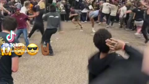 Meme Moshpit 😂🔥😎😱