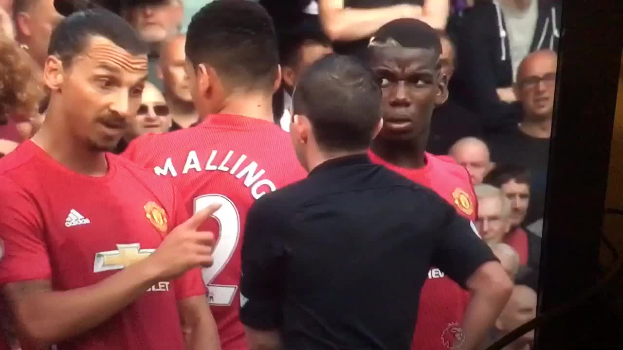 VIDEO: Ibrahimovic's Reaction to Referee Michael Oliver Spraying Himself