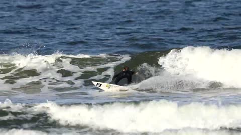 Japanese beauty professional surfer｜Nanaho Tsuzuki