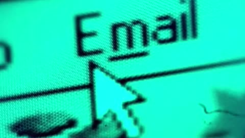 How Ray Tomlinson Sent the First Email 😲