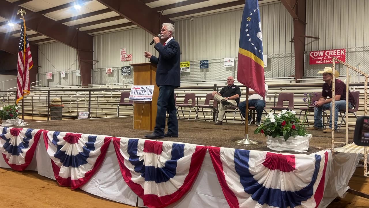 Dr. John Witcher speaks to citizens of Pontotoc