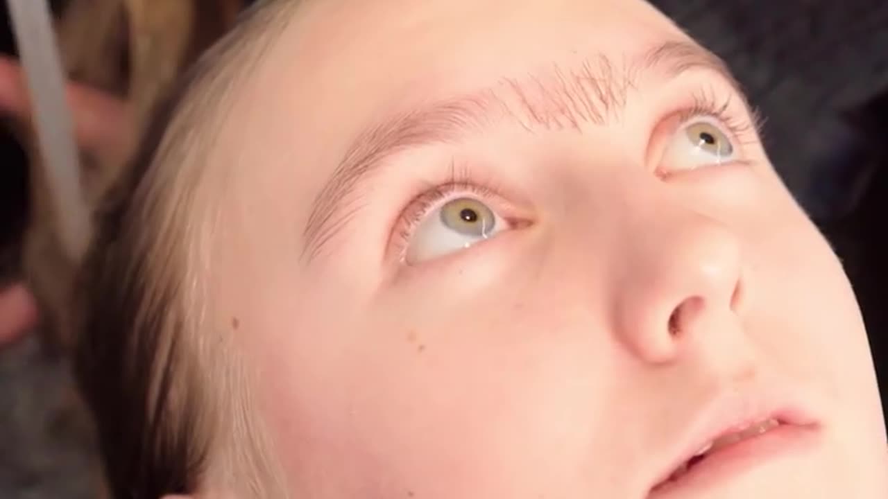 Amazing changing vax and makeup