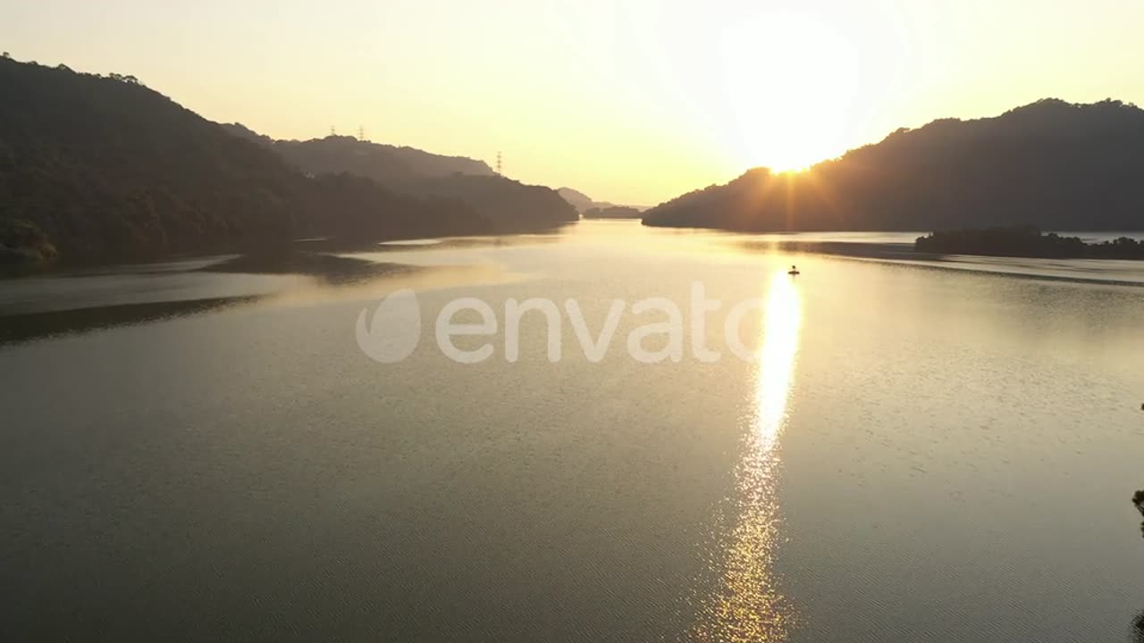 Captivating Sunset Over the Lake