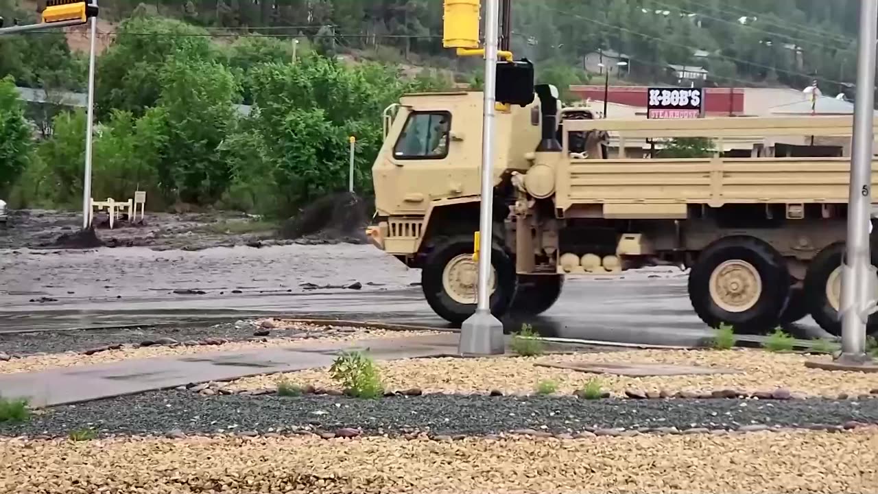 Flash floods sweep New Mexico streets