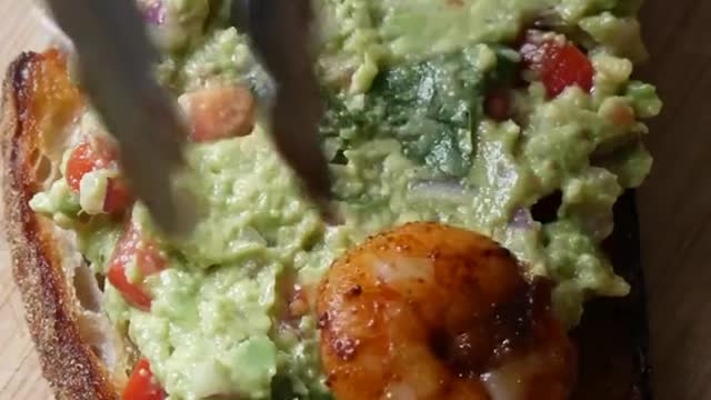 Mini guacamole & Cajun prawns for lunch