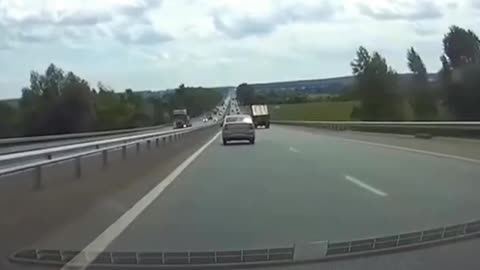 Epic dash cam records, car crash