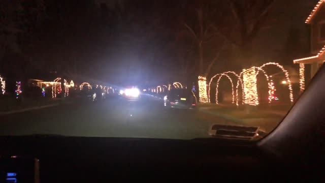 Willow Glen Holiday Lights Drive Thru Part IX 12月8日2022年