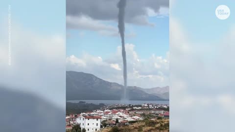 Towering waterspout twists on Turkey's coastline | USA TODAY