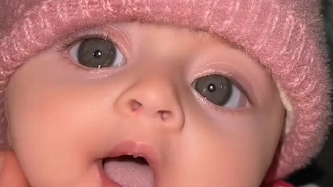 Cute baby || baby likes moon..