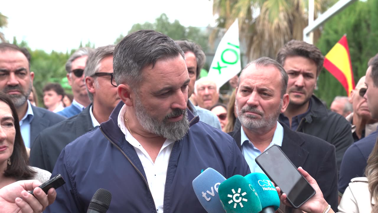 Abascal critica la corrupción del Gobierno y agresiones sexuales de Íñigo Errejón desde Huelva