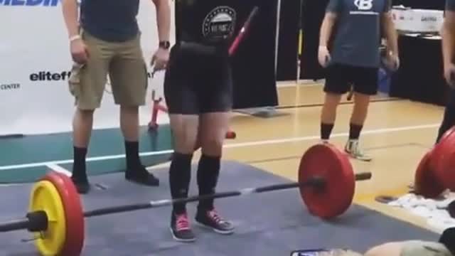 Girl Lifting Funny video in 15 seconds