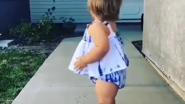 Baby learns to walk