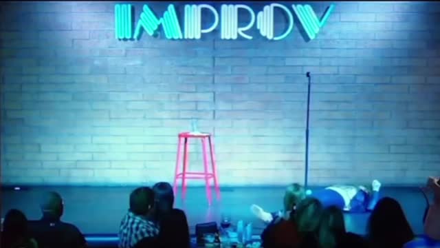 Fully Vaccinated Comedian Heather McDonald Collapses On Stage, Fractures Skull