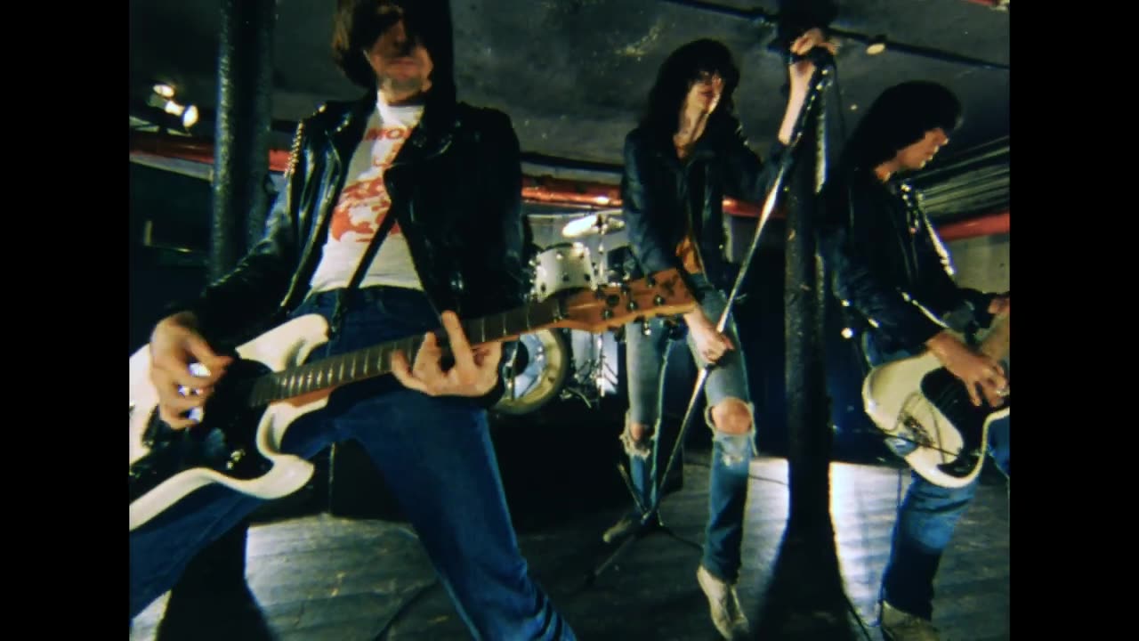 RAMONES - Don't Come Close (Official Video)