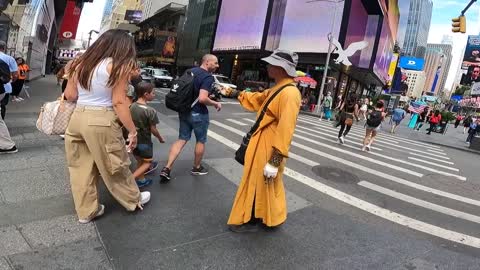 Cuidado con estas ESTAFAS en Nueva York Times Square