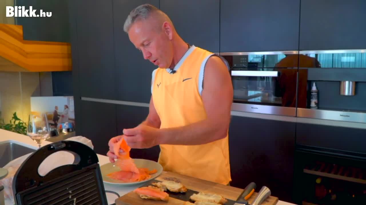 Zsírpusztítás Norbival S01EP6 - Gyors lazacos keto vacsora I Blikk