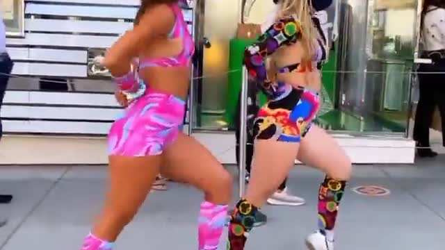 Shuffle dancers