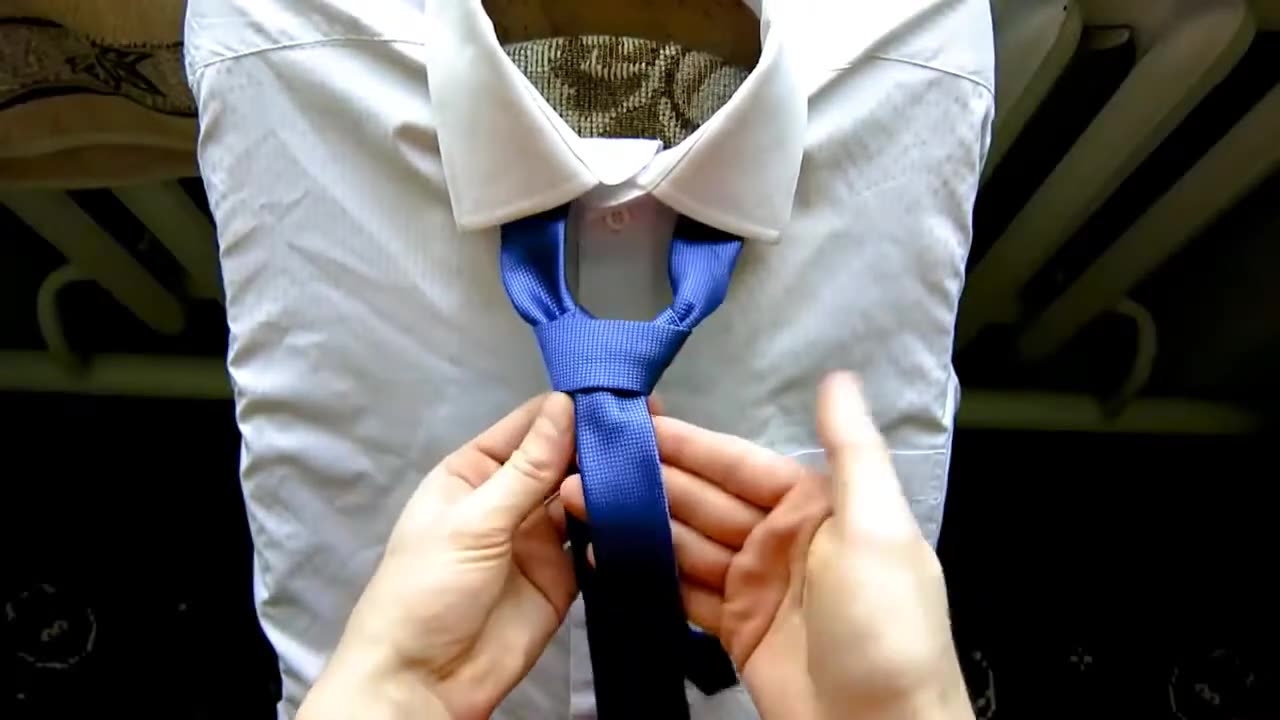 how to tie a tie