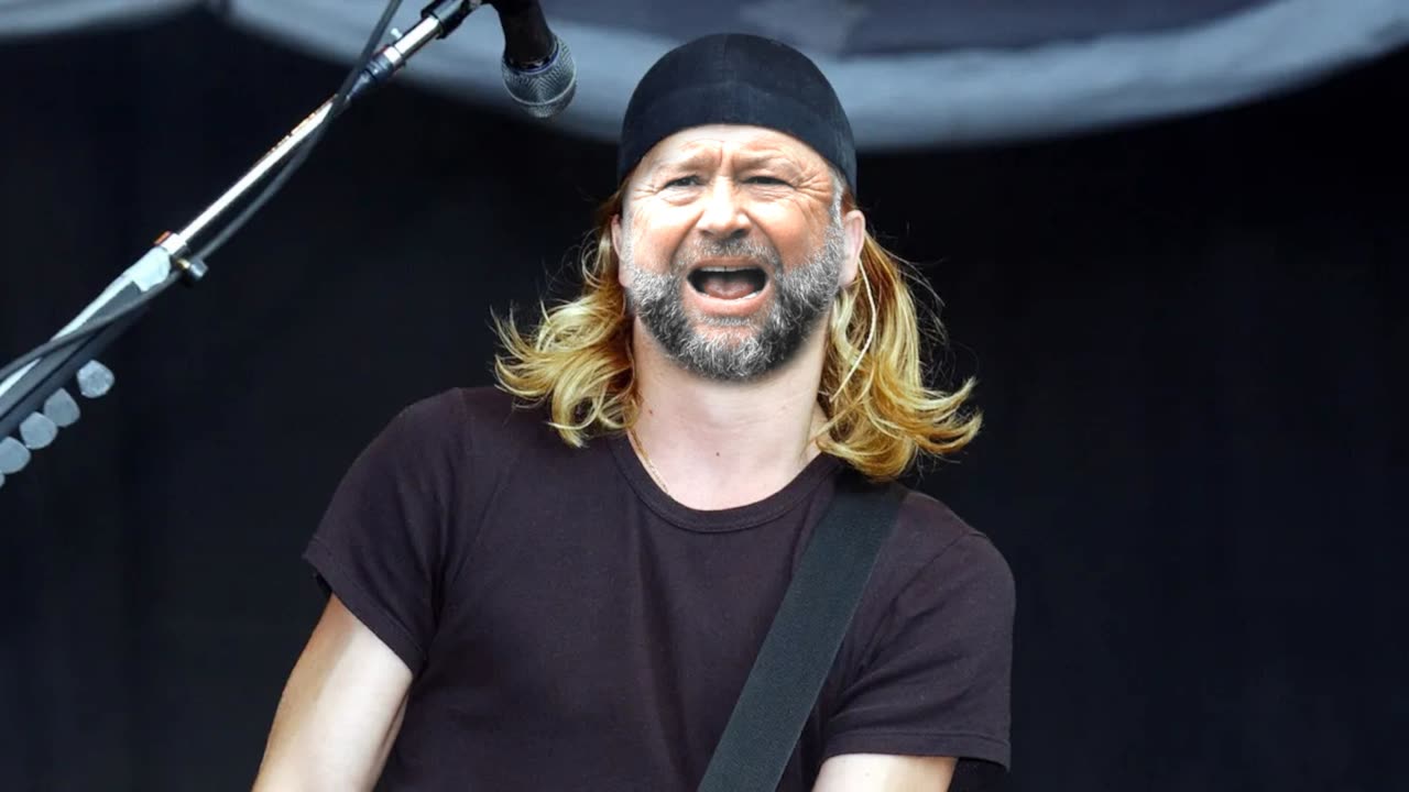 [AI] Alex Jones SINGS "She Hates Me"