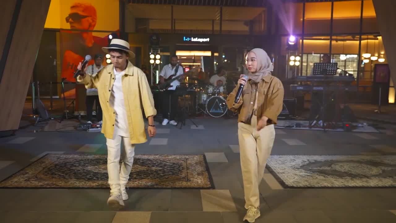 Santai@Universal Music Malaysia | Nuha Bahrin, Naufal Azrin - CASABLANCA (Acoustic Session)
