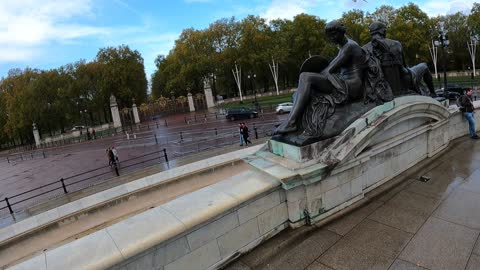 Sculptures at the fountain. Buckingham palace..london 8th Nov 2022