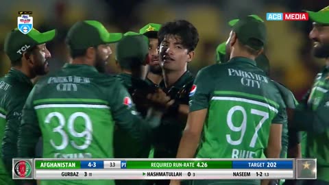 شاداب خان کا میچ کے دوران شاندار کیچ ، افغانستان کے مخالف کھیلتے ہوئے