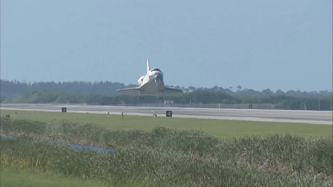 Space airplane landing