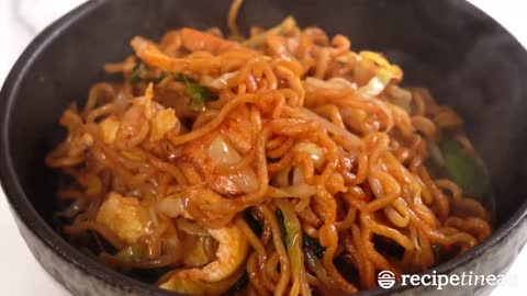 Mie Goreng (Mee Goreng) - Indonesian noodles