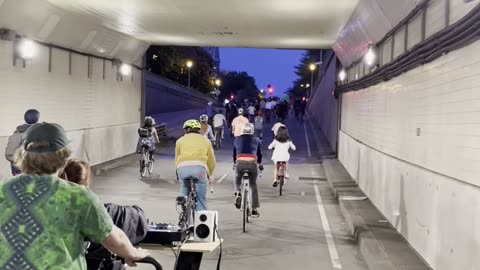 Bicycle DJ Booth, Tunnel vision