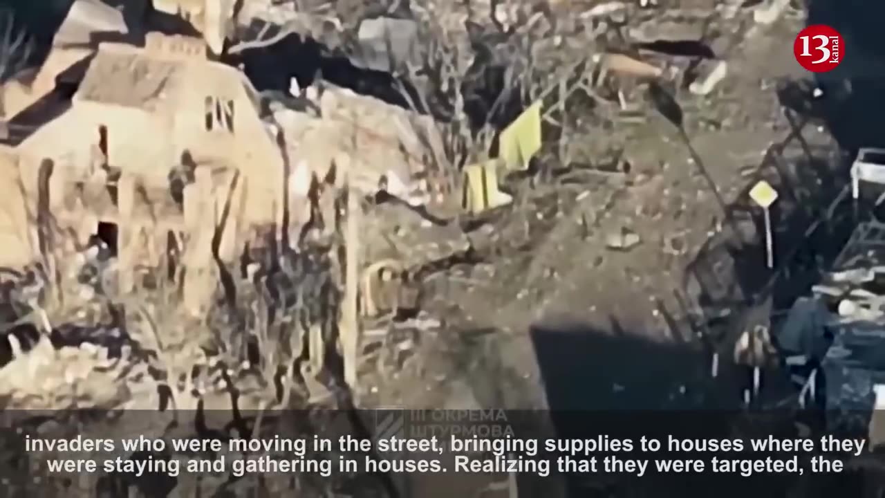 Russians carrying belongings to houses in Bakhmut were shelled along with houses where they hid