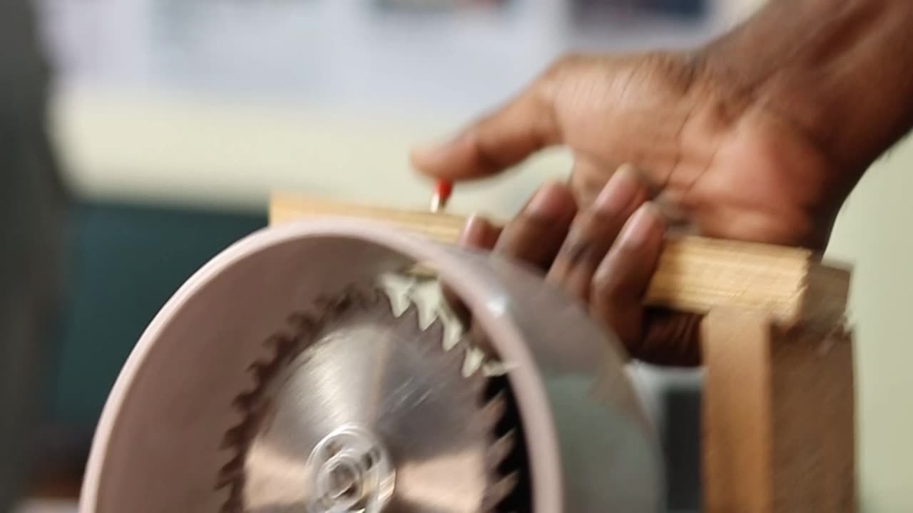 DIY Circular Saw Wood Cutting Machine