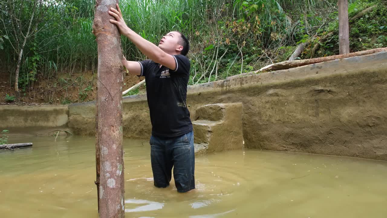 Make a pumpkin rig on the pond on a rainy heavy day, Revealing Duong private life. Primitive Skills