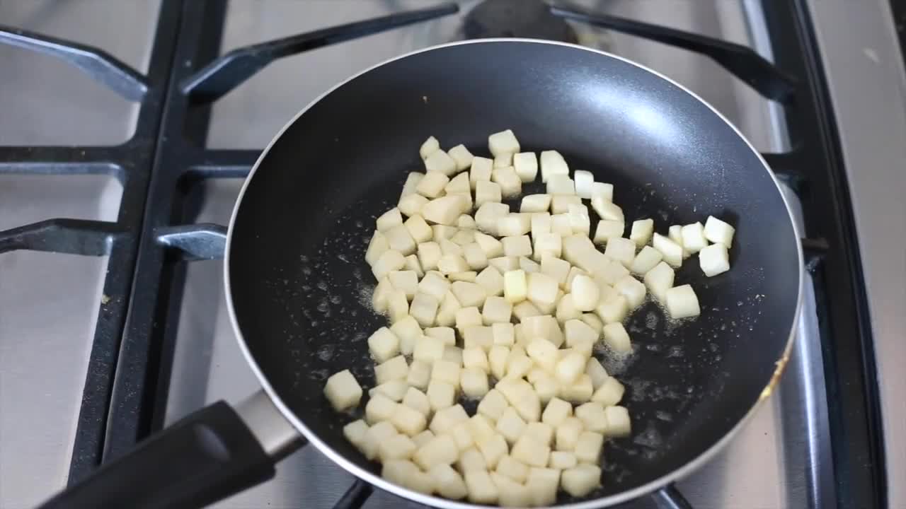 How to make hash brown nachos