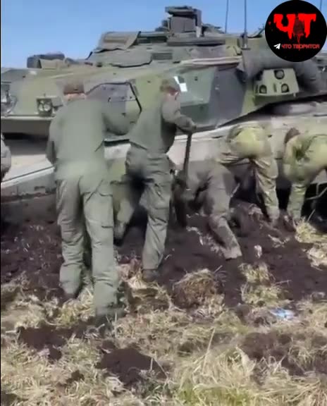 Leopard tanks already stuck in mud in Ukraine