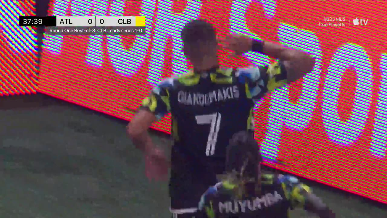 Giakoumakis! Atlanta United get powerful header